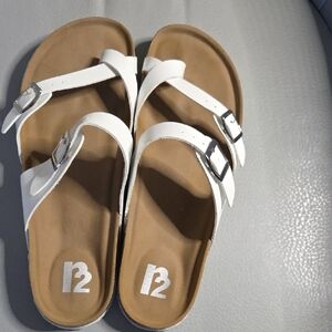 R2 White Sandals with Buckle